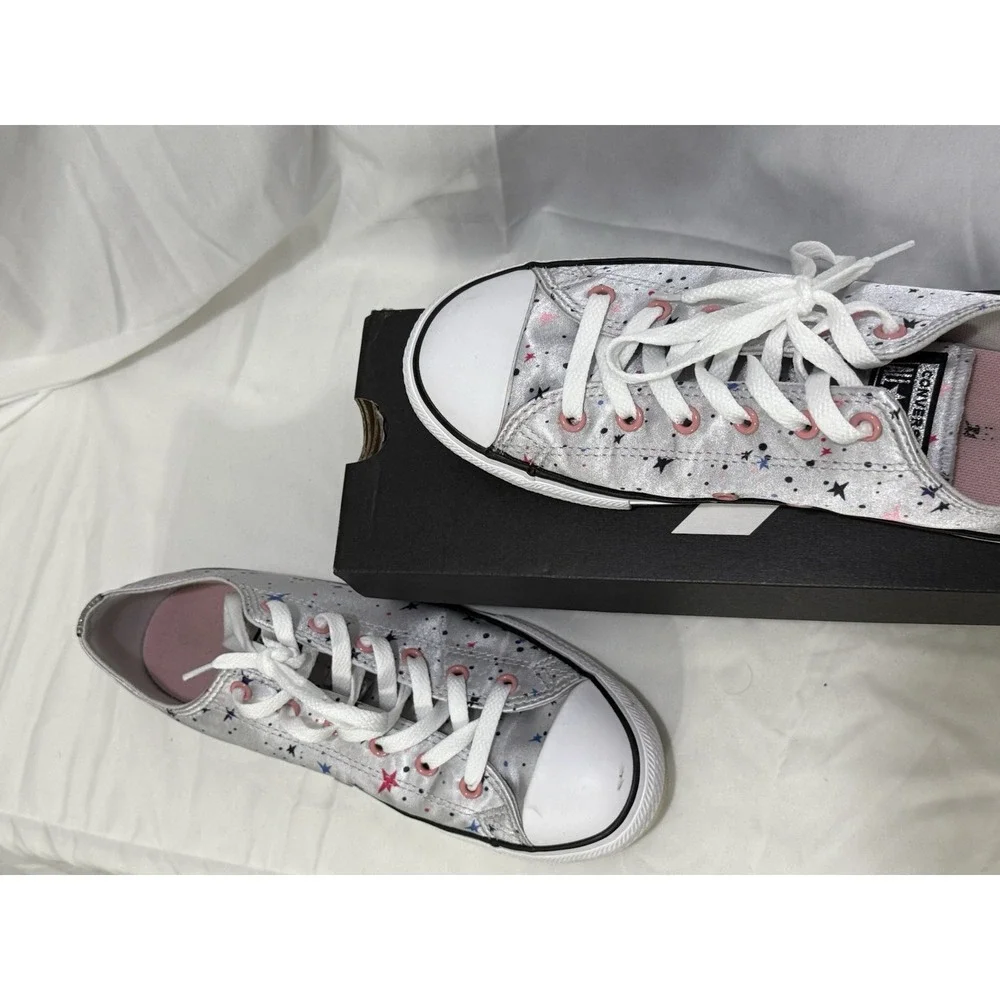 Converse‎ Juniors Girl's Stars Multicolor Sneakers Size 6